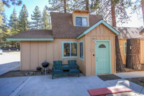 Fawnskin Lakeside Cabin - Nice cozy duplex with mountain views with a Jet Tub!